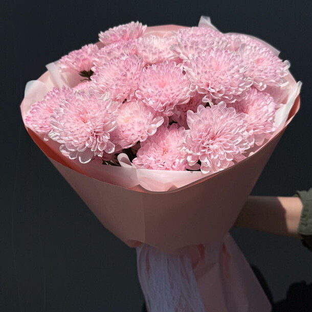 Монобукет из стойких хризантем 💗, артикул F1458018 - 2574 рублей, доставка по городу. Flawery - доставка цветов