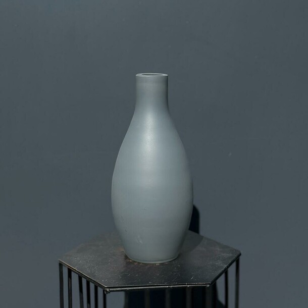 Ваза лаура (матовая), артикул F1458293 - 1300 рублей, доставка по городу. Flawery - доставка цветов