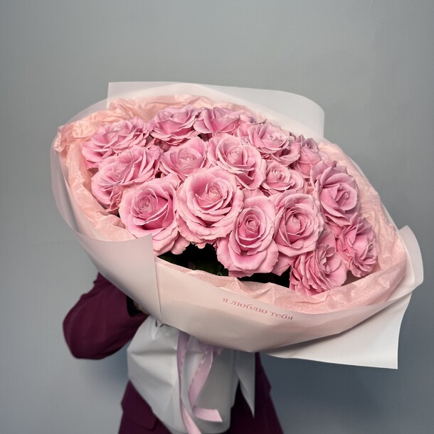 Розовые розы 15 штук, артикул F1458422 - 6716 рублей, доставка по городу. Flawery - доставка цветов