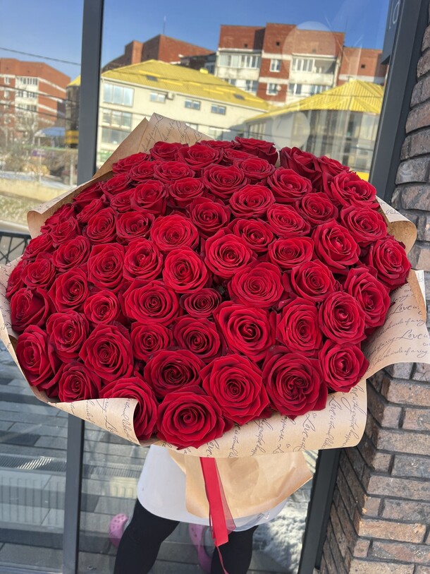 65 красных роз 😍, артикул F1509150 - 29040 рублей, доставка по городу. Flawery - доставка цветов