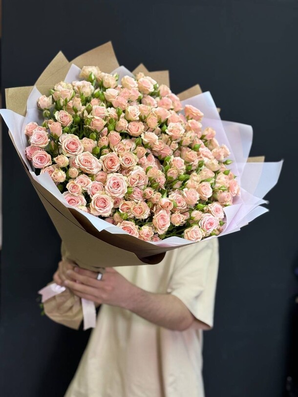 Кустовая роза 29 шт, артикул F1423848 - 10500 рублей, доставка по городу. Flawery - доставка цветов