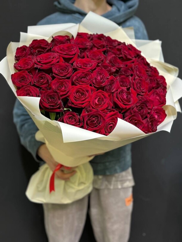Букет 51 роза 60 см, артикул F1434428 - 8200 рублей, доставка по городу. Flawery - доставка цветов