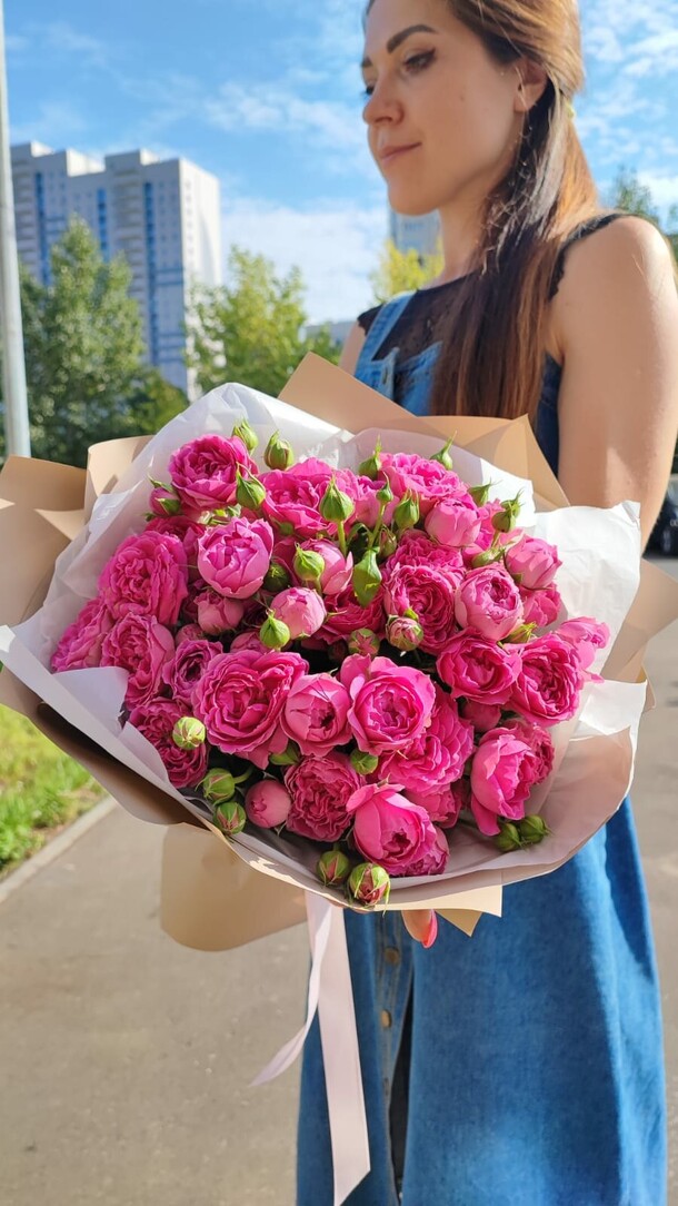 Воздушный букет из пионовидных роз, артикул F1138098 - 11850 рублей, доставка по городу. Flawery - доставка цветов