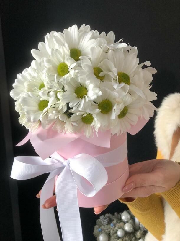 Ромашковая шляпка, артикул F1164232 - 2300 рублей, доставка по городу. Flawery - доставка цветов