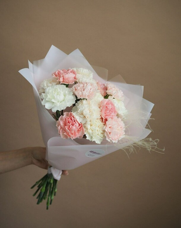 Нежный гвоздичный микс, артикул F1164593 - 8500 рублей, доставка по городу. Flawery - доставка цветов