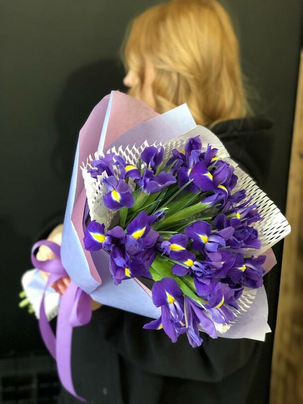 Ирисы, артикул F1249505 - 7000 рублей, доставка по городу. Flawery - доставка цветов