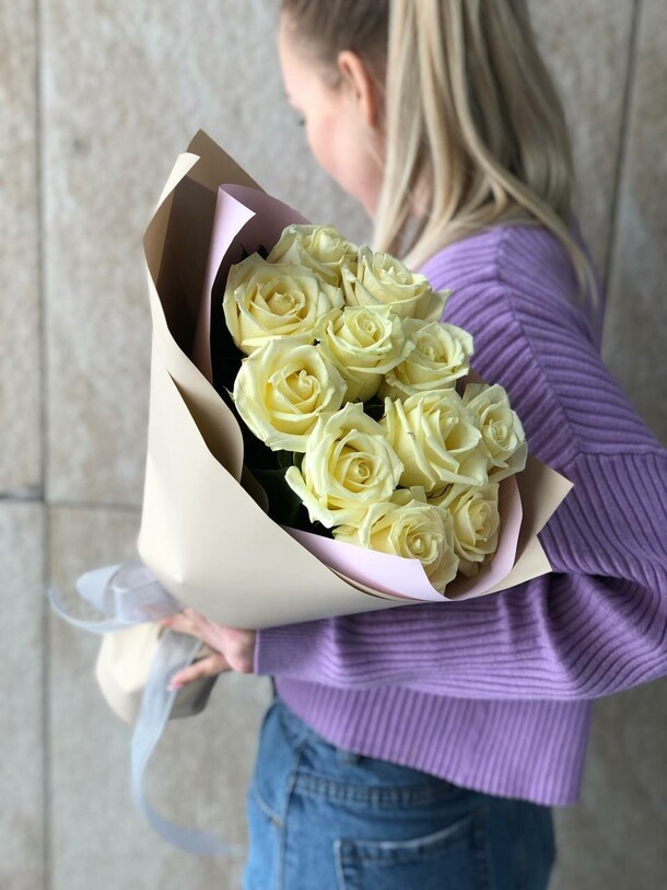 11 роз аваланч, артикул F1249603 - 5100 рублей, доставка по городу. Flawery - доставка цветов