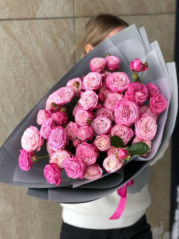 Яркий букет, артикул F1252102 - 7500 рублей, доставка по городу. Flawery - доставка цветов