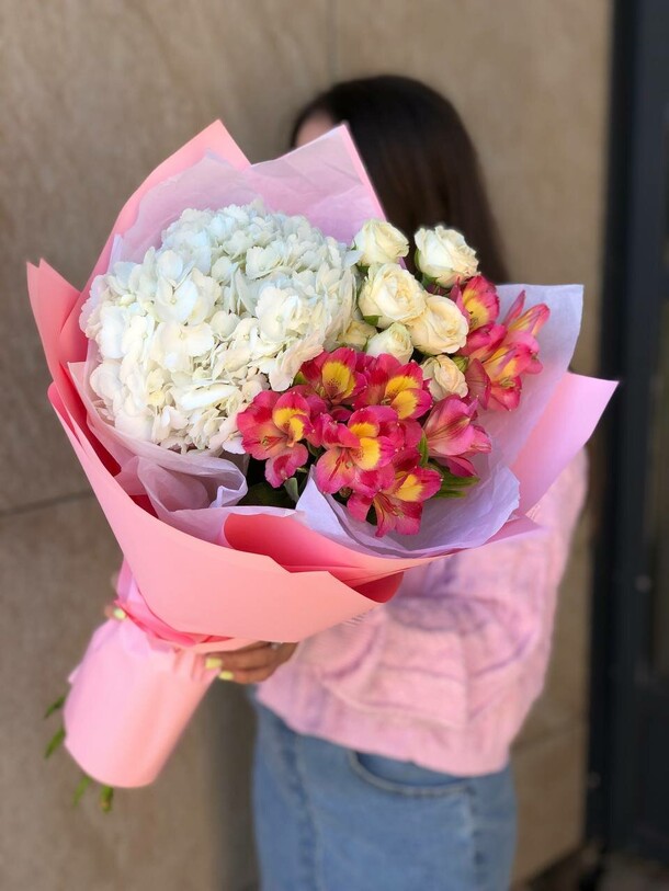 Акварель, артикул F1315325 - 3300 рублей, доставка по городу. Flawery - доставка цветов