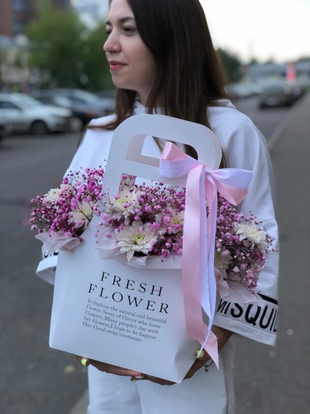 Воздушная сумочка, артикул F1315327 - 3900 рублей, доставка по городу. Flawery - доставка цветов