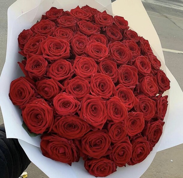 Букет из 51 розы, артикул F1490595 - 19300 рублей, доставка по городу. Flawery - доставка цветов