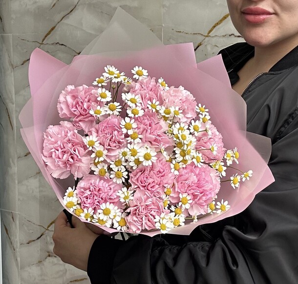 Диантусы и ромашки, артикул F1472467 - 3890 рублей, доставка по городу. Flawery - доставка цветов