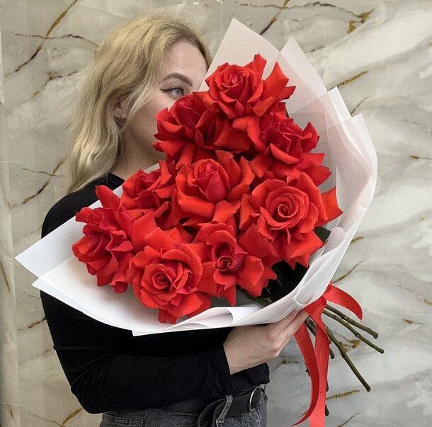 Яркий букет французских роз, артикул F1524895 - 5980 рублей, доставка по городу. Flawery - доставка цветов