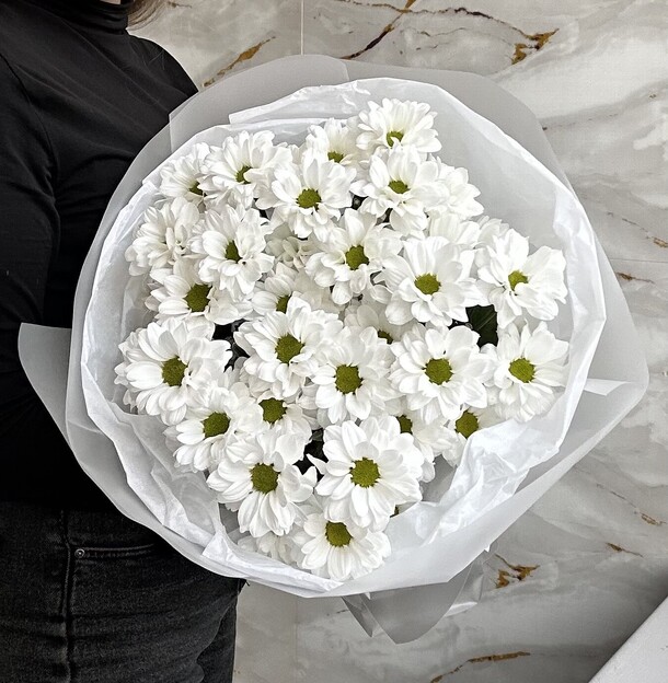 Букет белоснежных ромашек, артикул F1525420 - 4900 рублей, доставка по городу. Flawery - доставка цветов