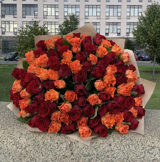 "101 роза огня", артикул F1520196 - 20500 рублей, доставка по городу. Flawery - доставка цветов