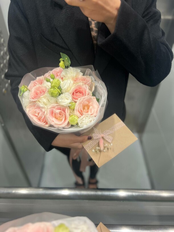 Нежный букет с розами и эустомой, артикул F1479805 - 3480 рублей, доставка по городу. Flawery - доставка цветов