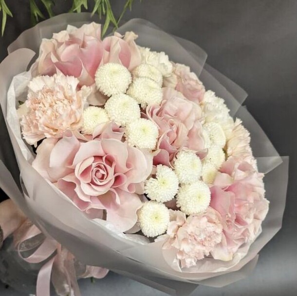 Букет «очарованье», артикул F1489639 - 4350 рублей, доставка по городу. Flawery - доставка цветов