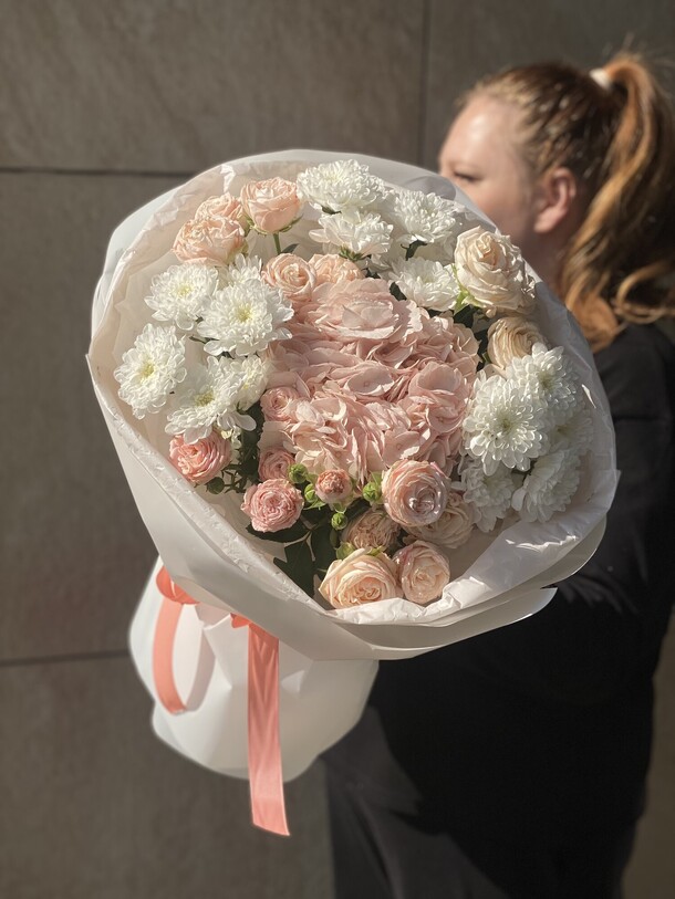 Стильный бантик, артикул F1471573 - 4280 рублей, доставка по городу. Flawery - доставка цветов