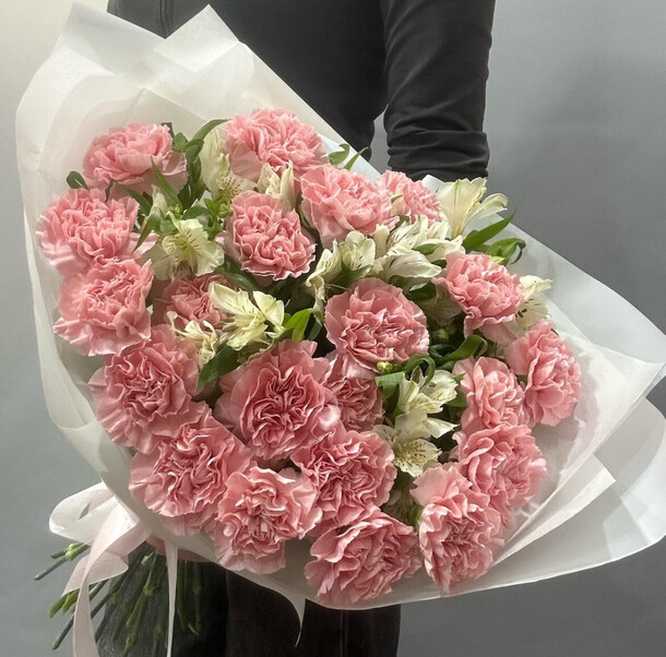 Альстромерия и диантусы в букете, артикул F1509050 - 7853 рублей, доставка по городу. Flawery - доставка цветов