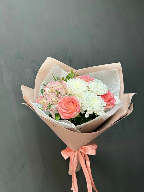 Для любимых, артикул F1472011 - 2718 рублей, доставка по городу. Flawery - доставка цветов