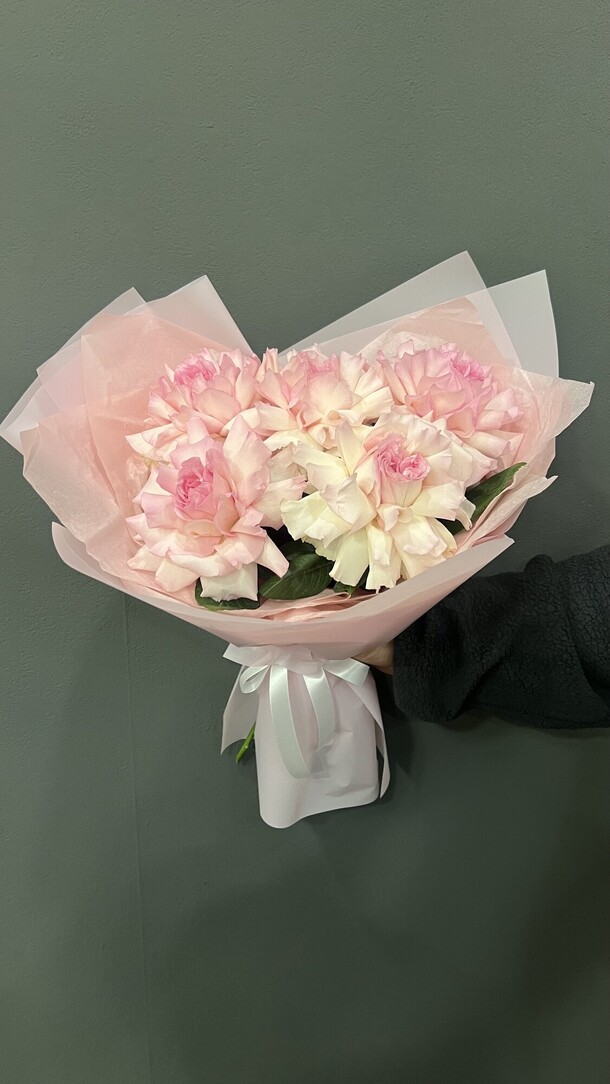 Букет французских роз, артикул F1489098 - 2690 рублей, доставка по городу. Flawery - доставка цветов