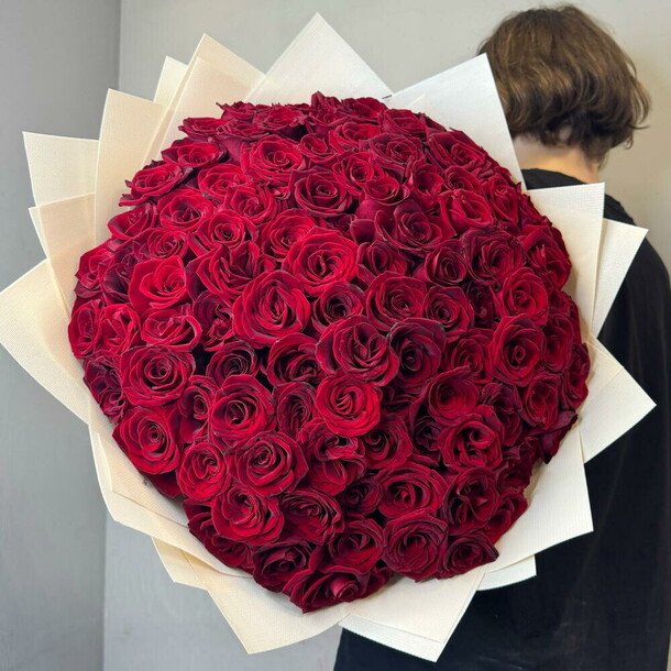 Букет из 101 розы 🔥🔥🔥🔥 101 красная роза, артикул F1480199 - 38490 рублей, доставка по городу. Flawery - доставка цветов