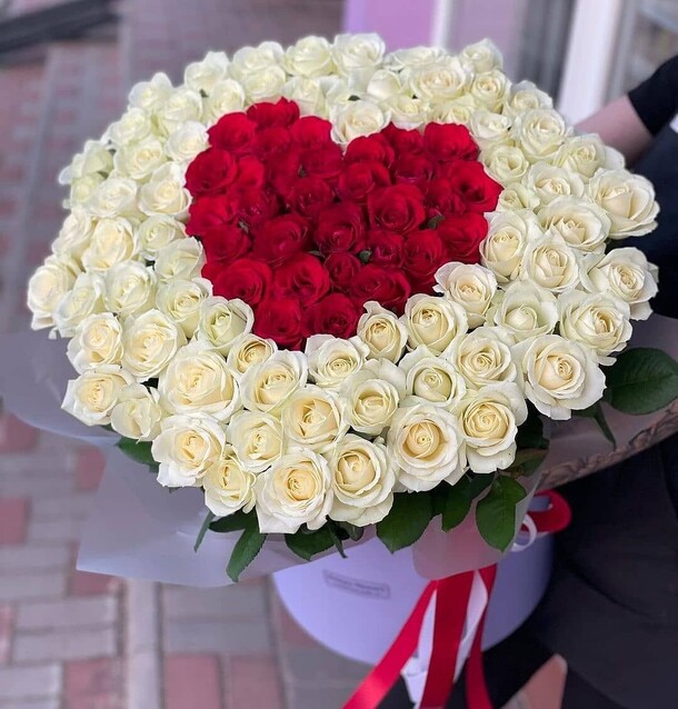 101 роза сердце в коробке, артикул F1480294 - 99191 рублей, доставка по городу. Flawery - доставка цветов