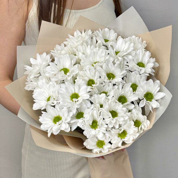 Букет из 5 кустовых хризантем, артикул F1497799 - 4400 рублей, доставка по городу. Flawery - доставка цветов