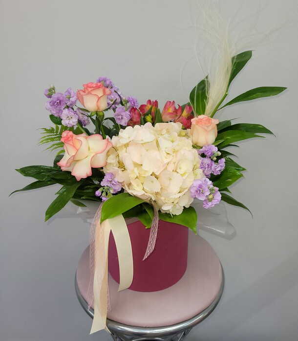 Композиция в коробке., артикул F1304167 - 4290 рублей, доставка по городу. Flawery - доставка цветов