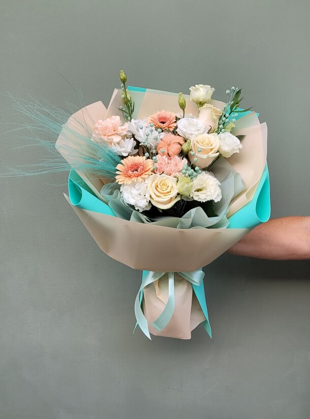 Бирюза, артикул F1304332 - 3905 рублей, доставка по городу. Flawery - доставка цветов