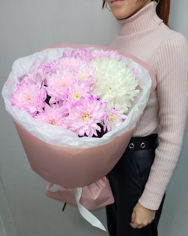 Букет из хризантем "полярная звезда"., артикул F1378846 - 2695 рублей, доставка по городу. Flawery - доставка цветов