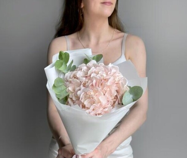 Букет из гортензии, артикул F1402863 - 2079 рублей, доставка по городу. Flawery - доставка цветов