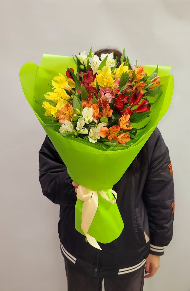 Альстромерия 11 штук, артикул F1487279 - 3575 рублей, доставка по городу. Flawery - доставка цветов