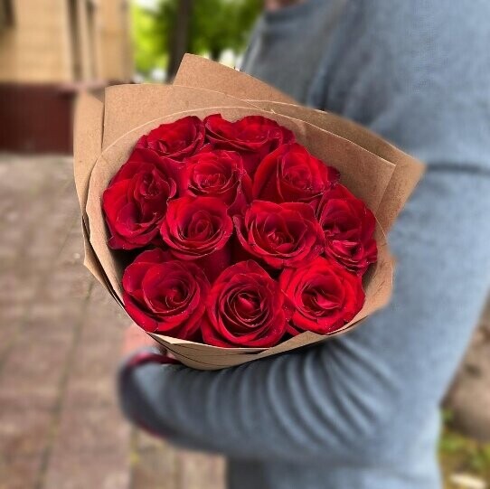 Букет 11 роз «классик», артикул F1127864 - 2450 рублей, доставка по городу. Flawery - доставка цветов