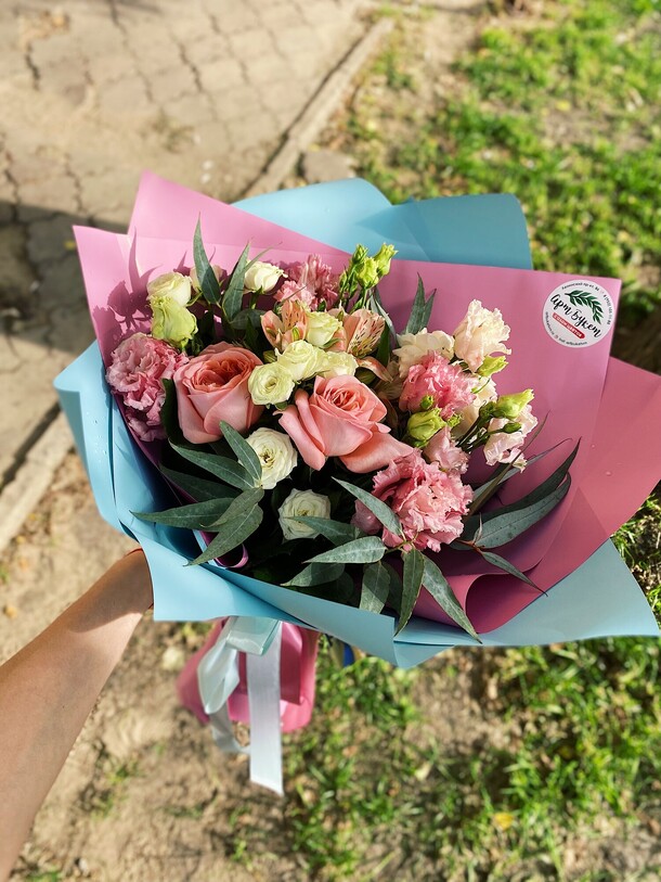 Букет "лето", артикул F1127898 - 3350 рублей, доставка по городу. Flawery - доставка цветов