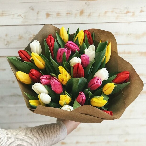 31 тюльпан микс, артикул F1147950 - 6490 рублей, доставка по городу. Flawery - доставка цветов