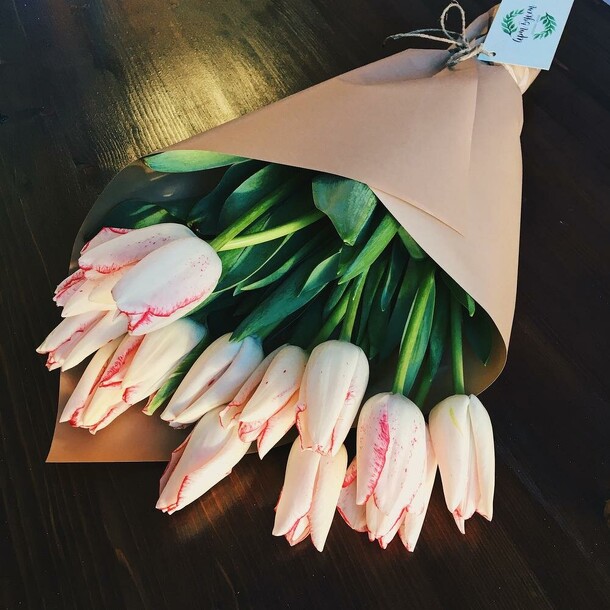 11 тюльпанов любимым, артикул F1147954 - 2290 рублей, доставка по городу. Flawery - доставка цветов