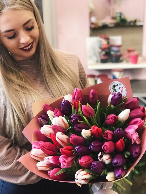 51 тюльпан микс любимой, артикул F1166818 - 8500 рублей, доставка по городу. Flawery - доставка цветов