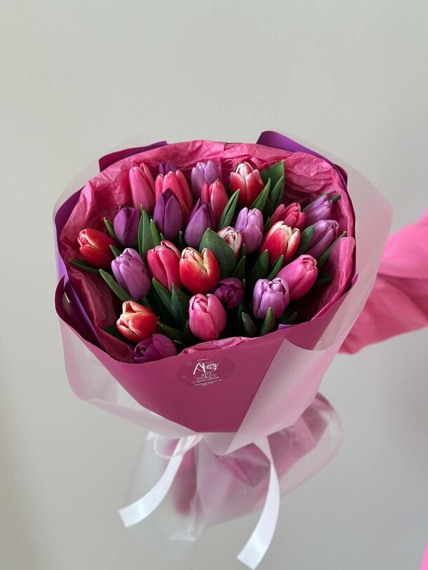 25 тюльпанов микс, артикул F1166822 - 5450 рублей, доставка по городу. Flawery - доставка цветов