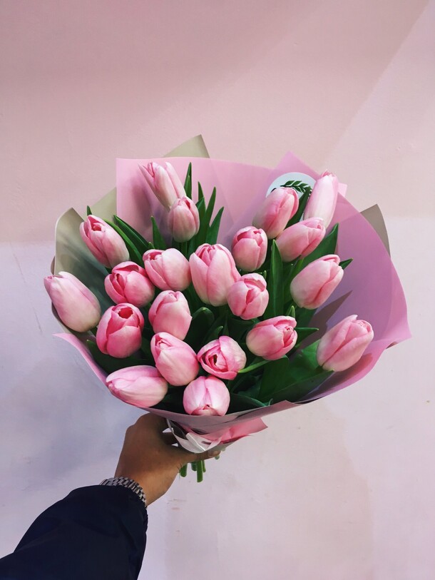 19 розовых тюльпанов любимой, артикул F1166825 - 3990 рублей, доставка по городу. Flawery - доставка цветов
