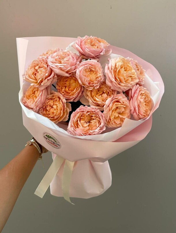 5 кустовых роз джульетта, артикул F1345878 - 4450 рублей, доставка по городу. Flawery - доставка цветов