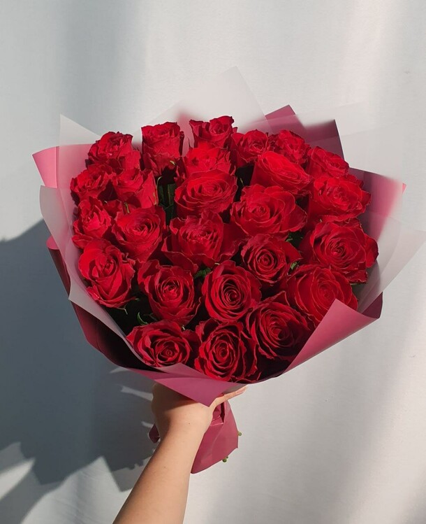 Букет роз 40 см «дюймовочка», артикул F1478053 - 4239 рублей, доставка по городу. Flawery - доставка цветов