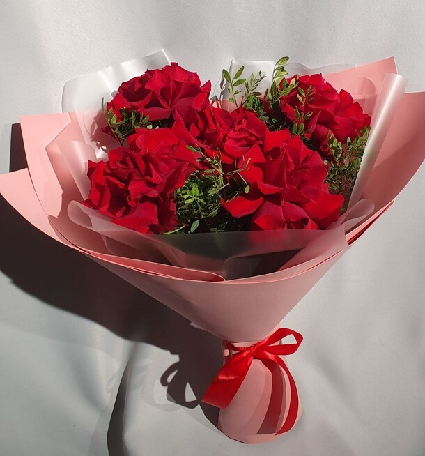 Букет роз «париж», артикул F1479038 - 3380 рублей, доставка по городу. Flawery - доставка цветов