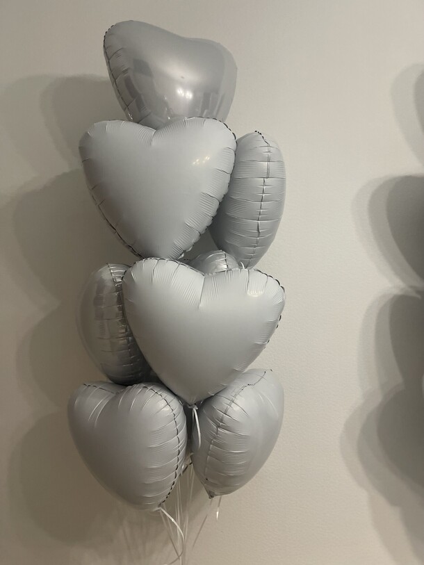 Сердца фольгирвоаные белые 🤍, артикул F1293572 - 7900 рублей, доставка по городу. Flawery - доставка цветов