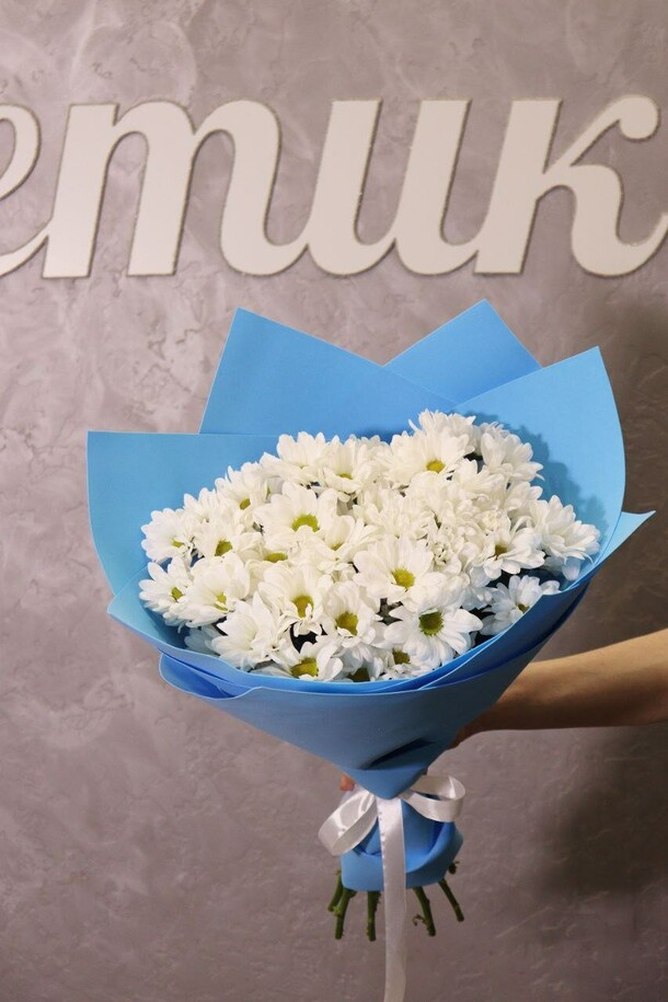 Букет из 5 хризантем, артикул F1481065 - 2900 рублей, доставка по городу. Flawery - доставка цветов