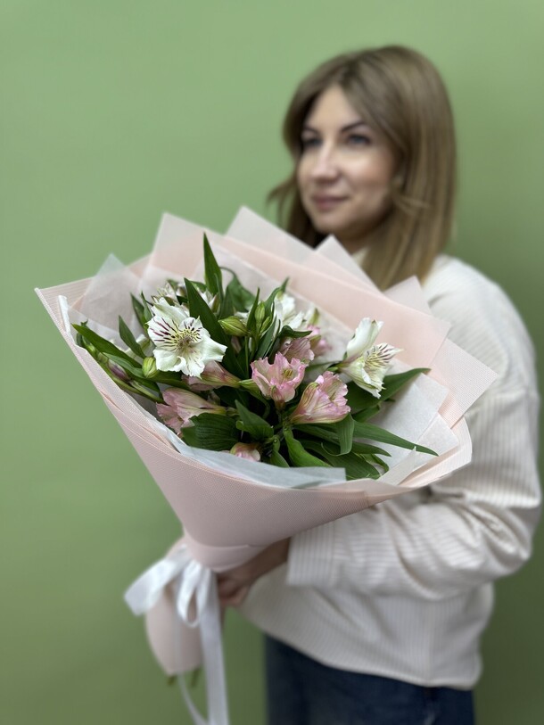 Лучистая красота, артикул F1384285 - 3100 рублей, доставка по городу. Flawery - доставка цветов