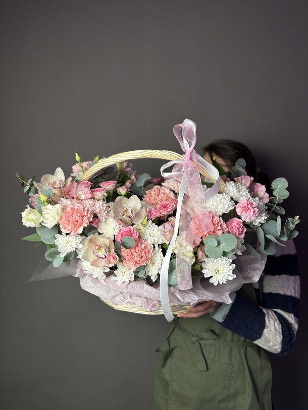 Корзина с орхидеей, артикул F1486812 - 17000 рублей, доставка по городу. Flawery - доставка цветов