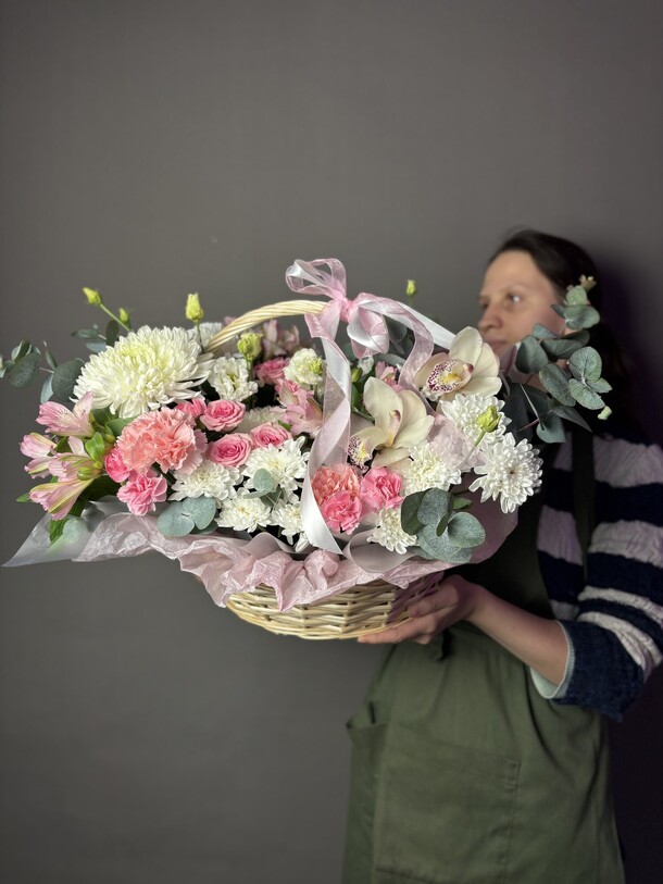 Корзина нежная, артикул F1487341 - 12000 рублей, доставка по городу. Flawery - доставка цветов