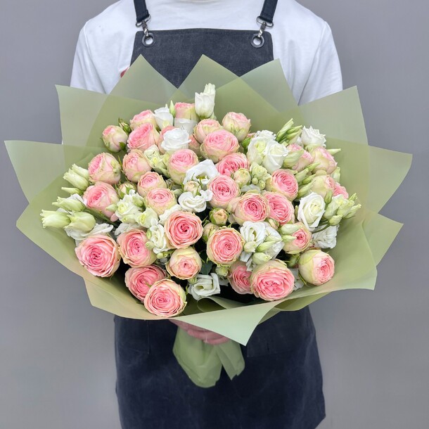 Розы пионовидные кустовые кети с эустомой q131, артикул F1502581 - 8500 рублей, доставка по городу. Flawery - доставка цветов