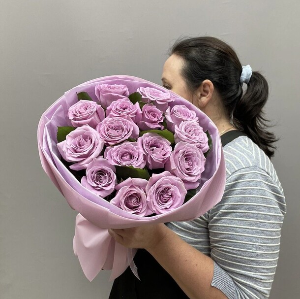 Моно букет из розы маритим 15шт 🌹, артикул F1490532 - 4290 рублей, доставка по городу. Flawery - доставка цветов